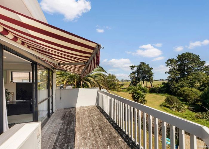 at 41 De Quincey Terrace, Highland Park, Manukau City, Auckland