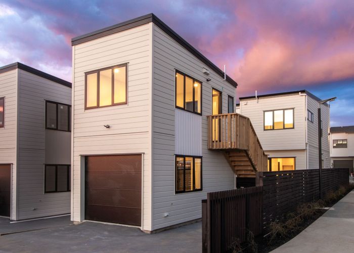  at 4 Greenbrier Street, Westgate, Waitakere City, Auckland