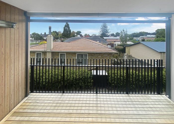  at 3/5 Peachgrove Road, Te Atatu Peninsula, Waitakere City, Auckland