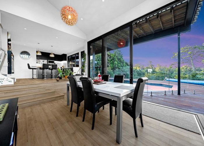  at 8 Aberdeen Road, Campbells Bay, North Shore City, Auckland