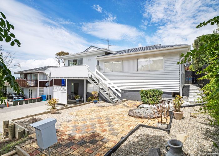  at 7 Lush Avenue, Saint Johns, Auckland
