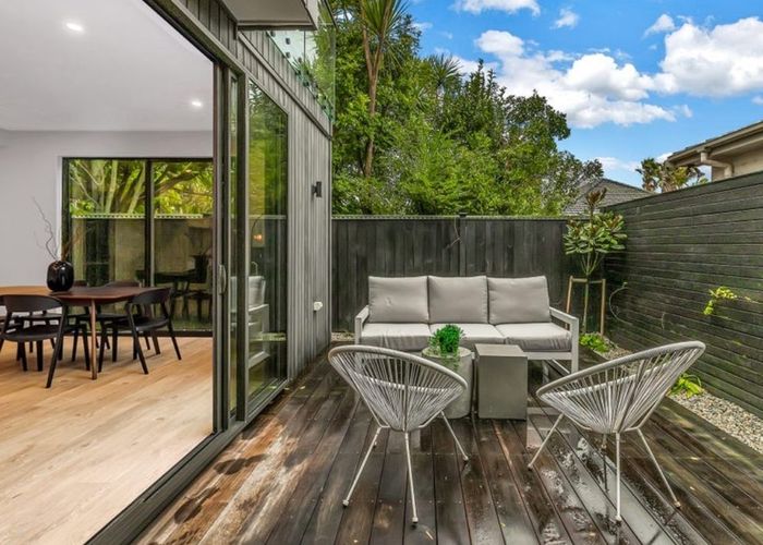  at 7d Walford Road, Point Chevalier, Auckland City, Auckland