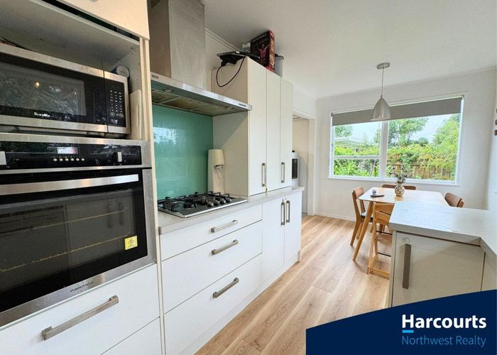  at 20 Edgerton Road, Te Atatu Peninsula, Waitakere City, Auckland
