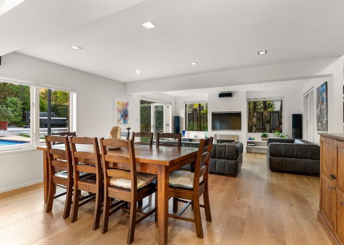  at 25 Montana Avenue, Murrays Bay, Auckland