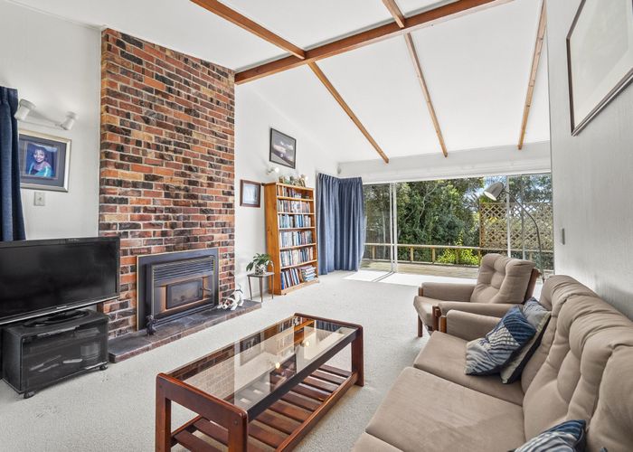  at 9 Forrest Hill Road, Milford, Auckland