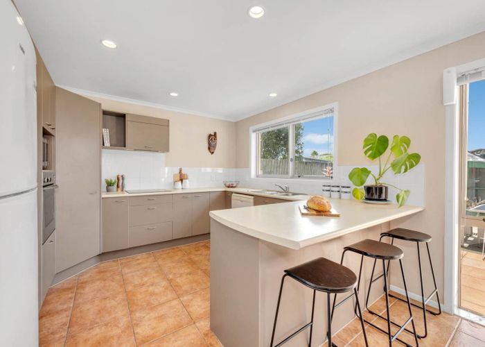  at 27 Toomer Place, Beachlands, Manukau City, Auckland