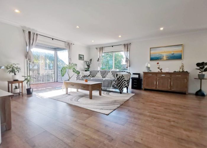  at 10/1B Egremont street, Belmont, North Shore City, Auckland