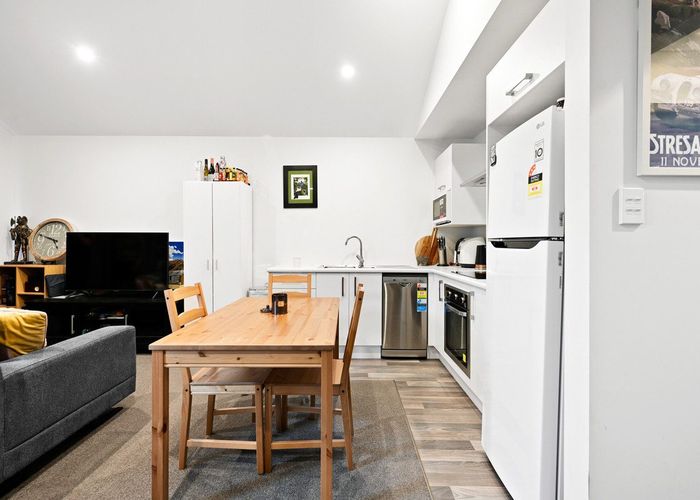  at 2/5 Teddy Street, Whitiora, Hamilton, Waikato