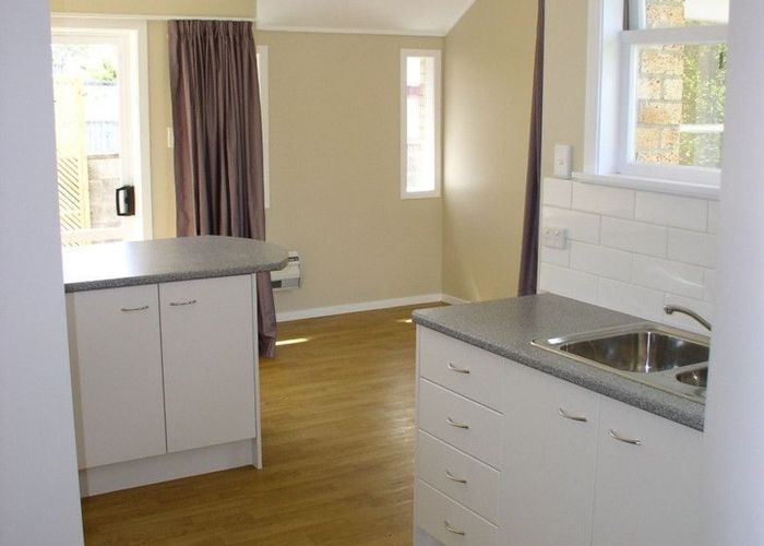  at 286 Clarkin Road, Fairfield, Hamilton