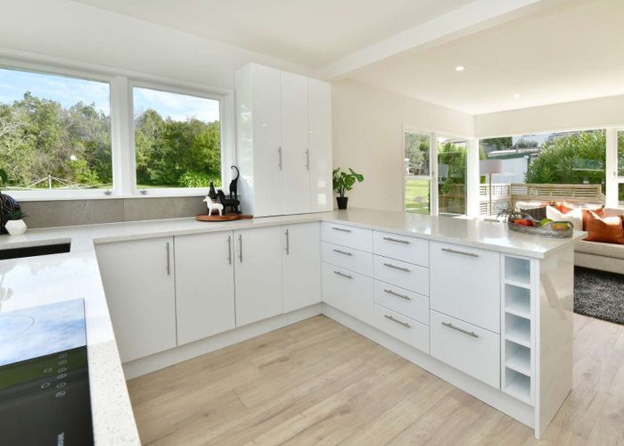  at 2/5 Margaret Place, Milford, Auckland