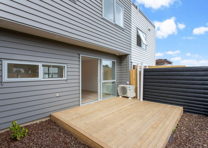  at 19B & 19E Chislehurst Street, Henderson, Waitakere City, Auckland