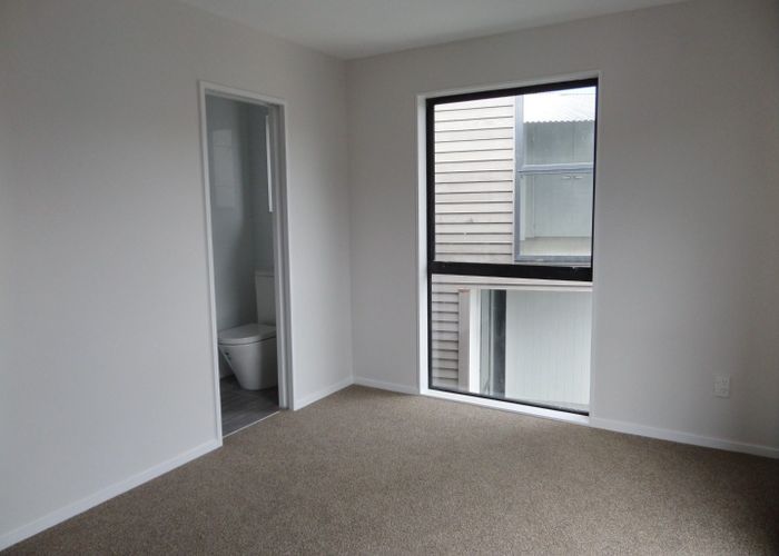  at 18/10 Silver Moon Road, Albany, North Shore City, Auckland