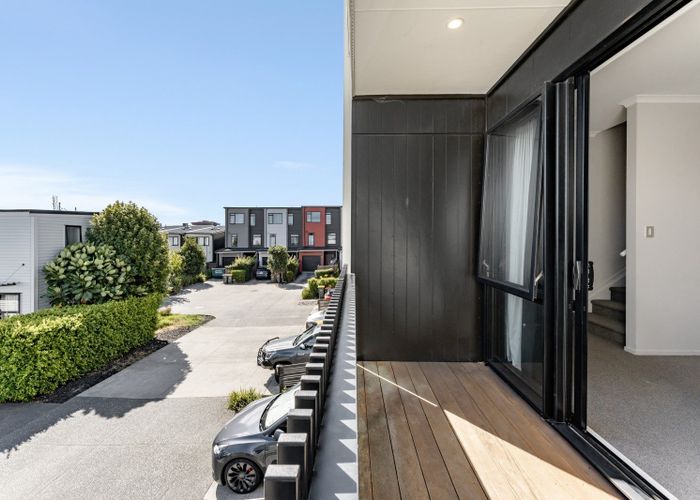  at 5 William Stratton Lane, Hobsonville, Waitakere City, Auckland