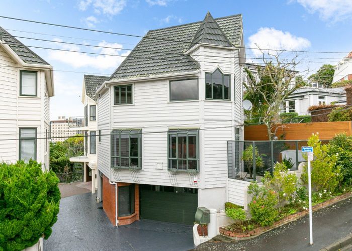  at 2/67 Bolton Street, Kelburn, Wellington, Wellington