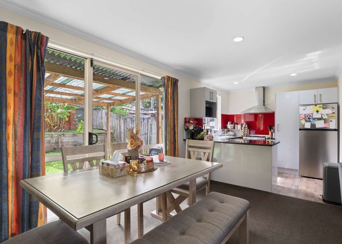  at 1/322 WEST COAST RD, Glen Eden, Waitakere