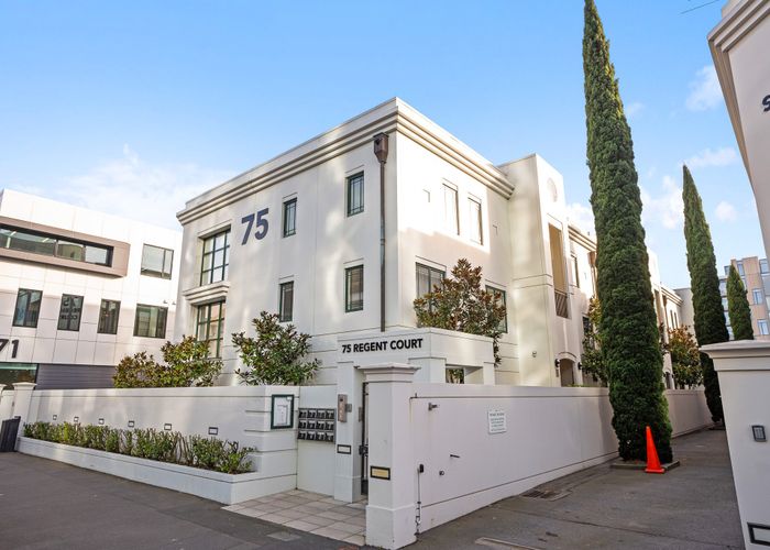  at 2/75 Gloucester Street, City Centre, Christchurch City, Canterbury