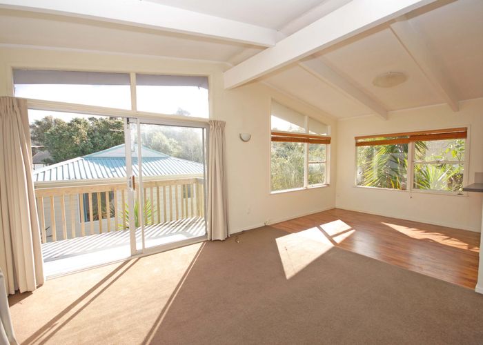  at 1/40 Woodstock Road, Forrest Hill, North Shore City, Auckland