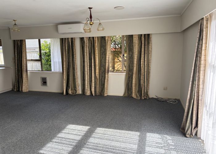  at 5B Hedge Row, Sunnyhills, Manukau City, Auckland