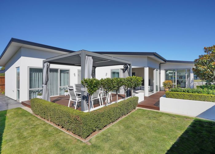  at 37 Russ Drive, Lincoln, Lincoln