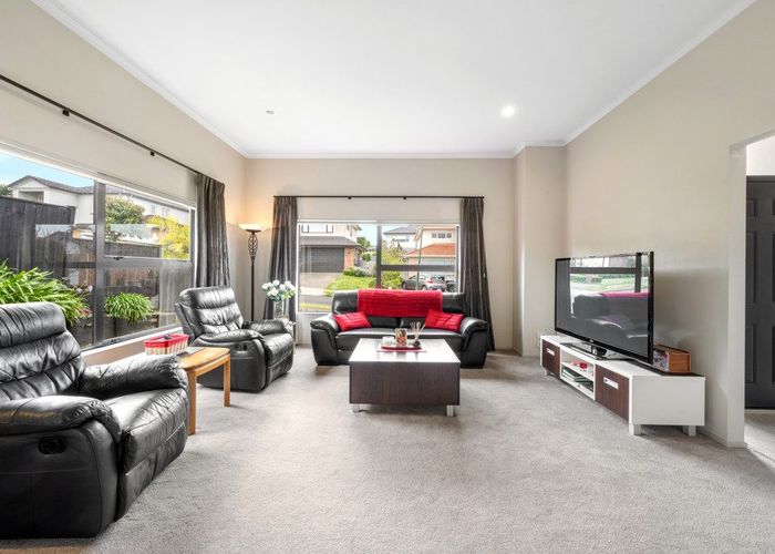  at 14 Gibbston Crescent, Flat Bush, Auckland