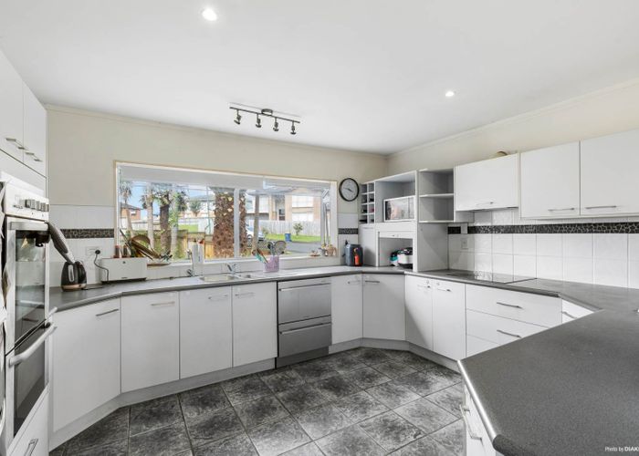  at 2 Gordon Stanley Drive, Massey, Auckland