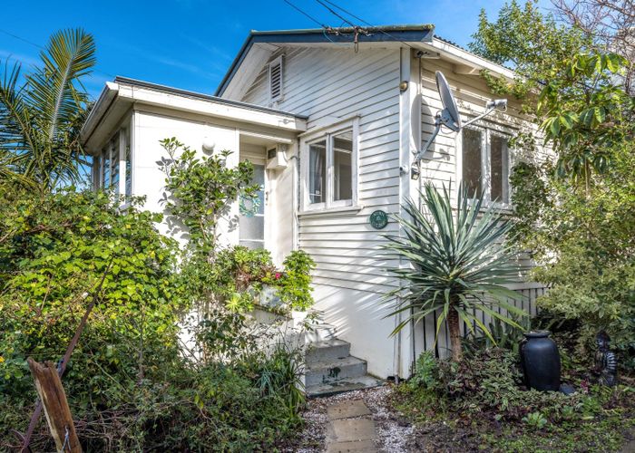  at 13 Surfdale Road, Surfdale, Waiheke Island