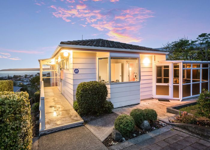  at 6 De Castro Place, Titahi Bay, Porirua