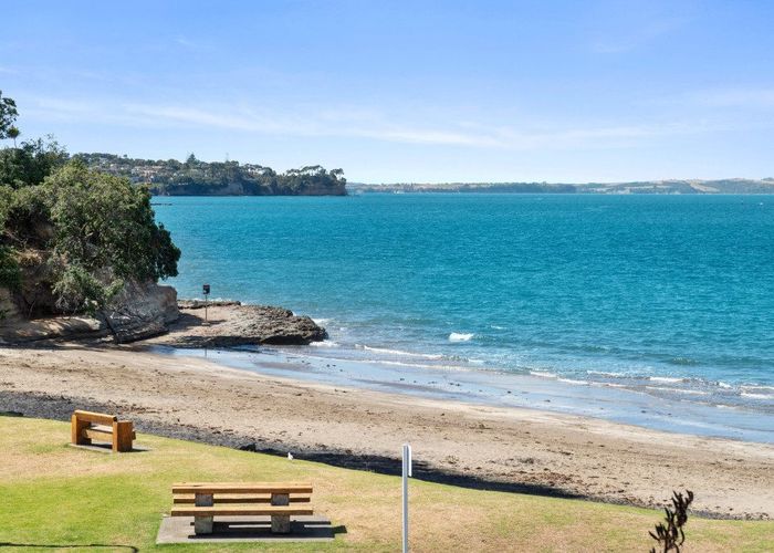  at 58 Rothesay Bay Road, Rothesay Bay, North Shore City, Auckland