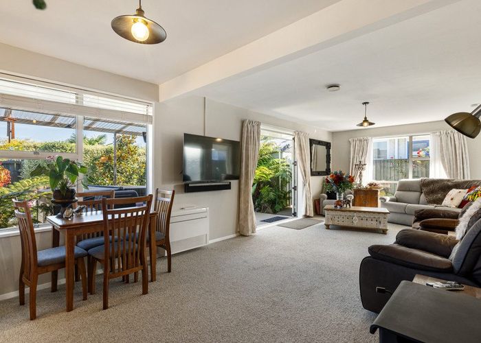  at 2/14 Apollo Place, Papanui, Christchurch