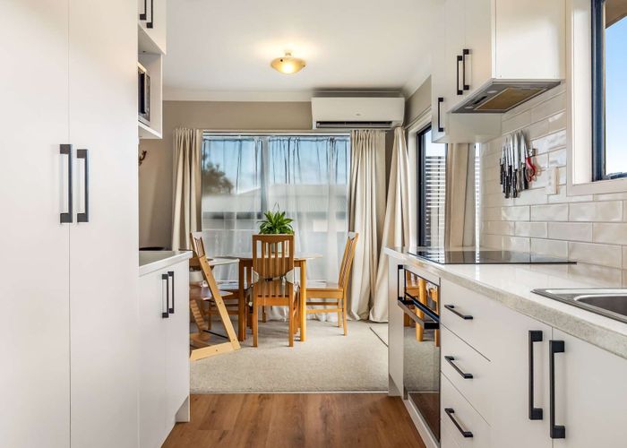  at 2 Laura Street, Kelston, Waitakere City, Auckland