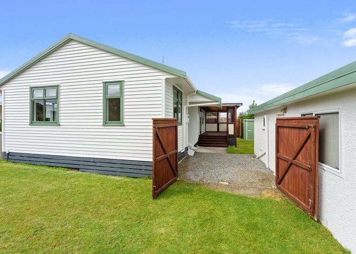  at 3 Toi Street, Otaki Beach, Otaki