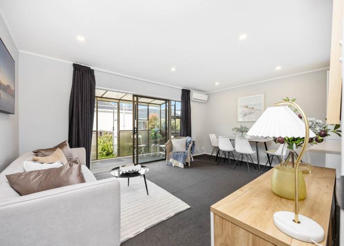  at 4/57 Moana Avenue, One Tree Hill, Auckland City, Auckland