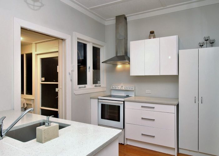  at 4 Fruitvale Road, New Lynn, Waitakere City, Auckland