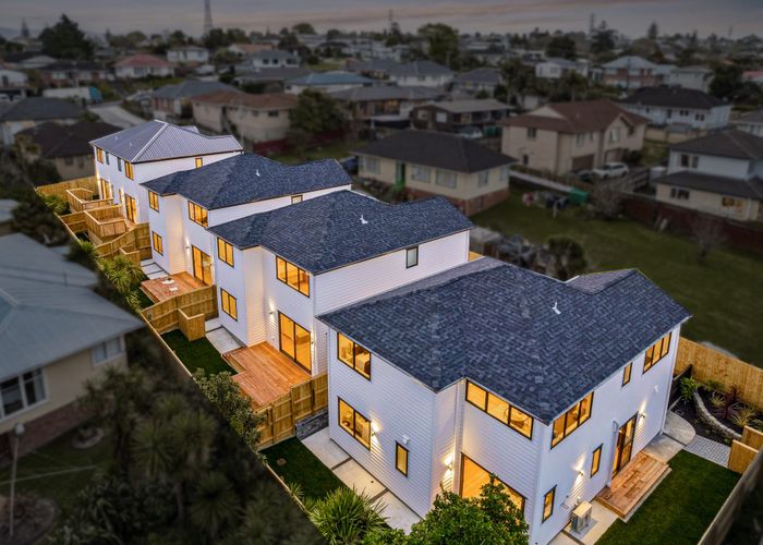  at 8 Ayrton Street, Te Atatu South, Waitakere City, Auckland