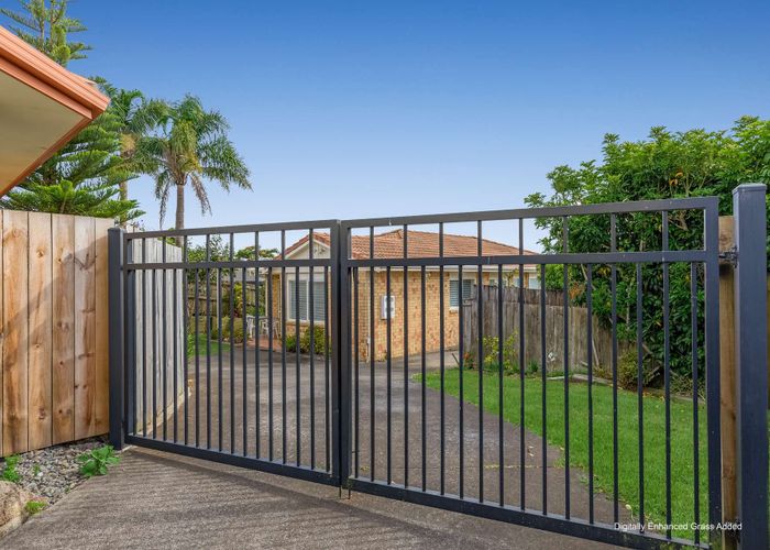  at 2/390 Richardson Road, Mount Roskill, Auckland City, Auckland