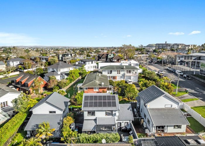  at 2/7 Walmsley Road, Saint Heliers, Auckland City, Auckland