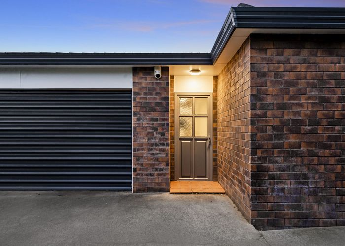  at 2/67 Ballarat Street, Mount Wellington, Auckland