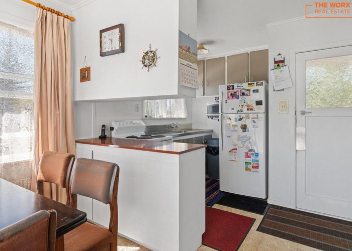  at 72 Muir Avenue, Mangere Bridge, Auckland