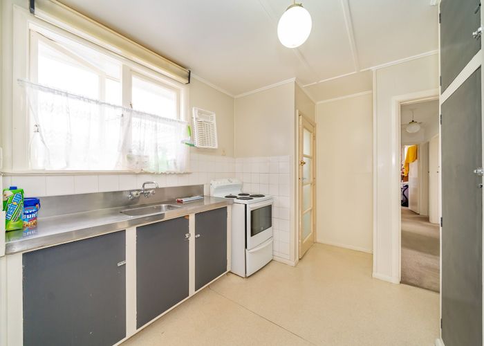  at 33 Leicester Streetv, Cannons Creek, Porirua, Wellington