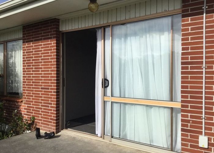  at 3/2 Vodanovich Road, Te Atatu South, Auckland