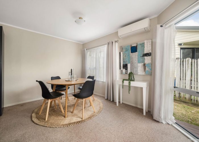  at 2/18 Barbados Drive, Unsworth Heights, Auckland