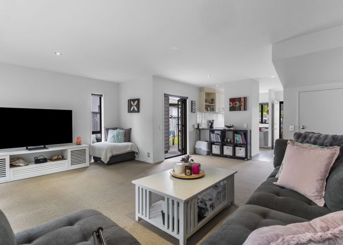  at 32/92 Bush Road, Albany, North Shore City, Auckland