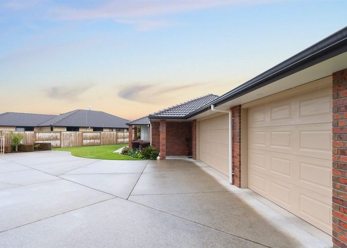  at 8 Savannah Place, Rototuna North, Hamilton