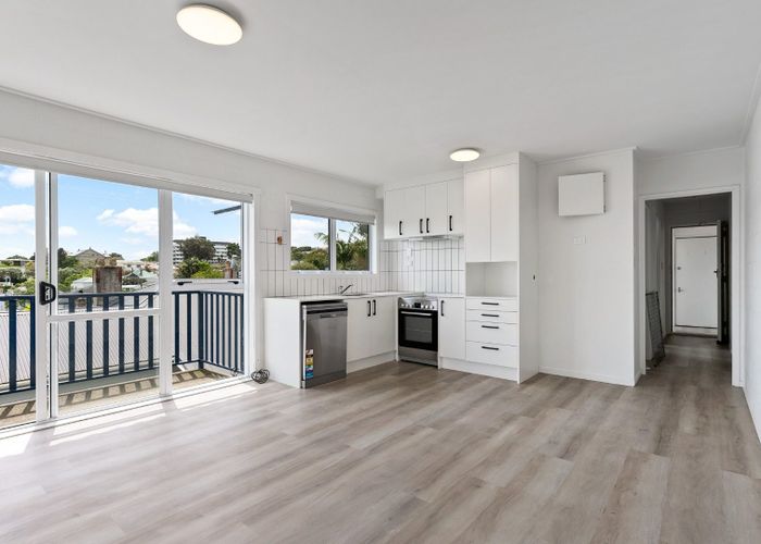  at 2/24 Sherbourne Road, Mount Eden, Auckland City, Auckland