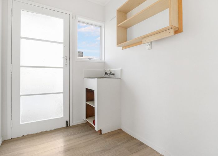  at 15 Dillon Crescent, Clover Park, Auckland
