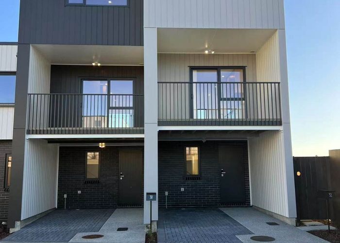  at 32 Kanapa Road, Northcross, North Shore City, Auckland