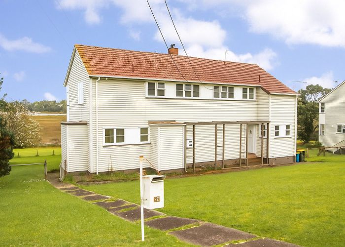 at 89 Beresford Street, Bayswater, North Shore City, Auckland