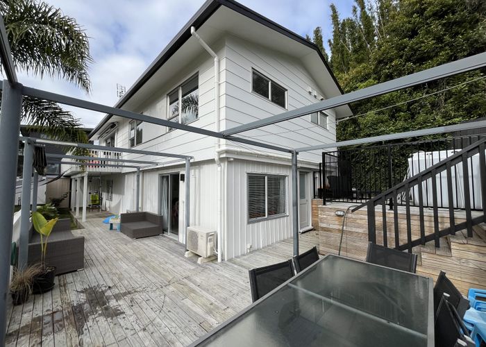  at 8 Paris Place, Birkenhead, North Shore City, Auckland