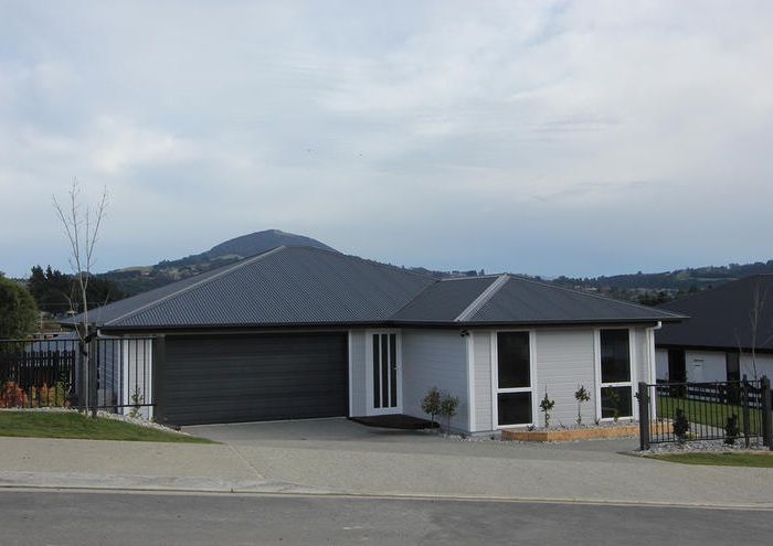  at 8 Trudi Place, Green Island, Dunedin