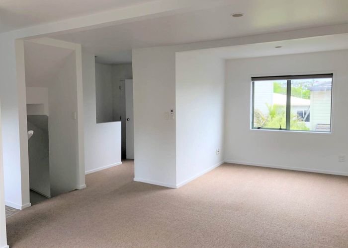  at 3/5 Kilham Avenue, Northcote, North Shore City, Auckland